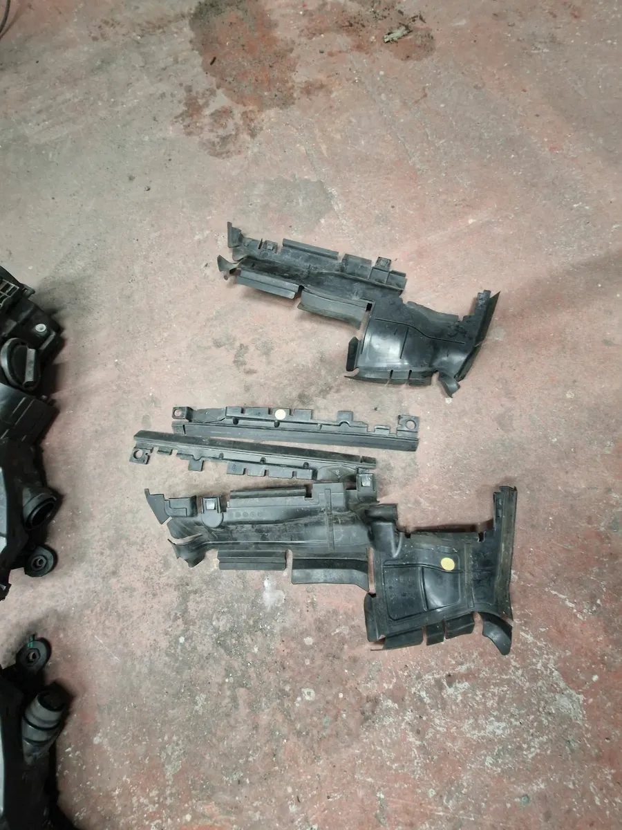 Audi A4 B9, Bumper,  Bonnet Hinge (R), Headlights - Image 4