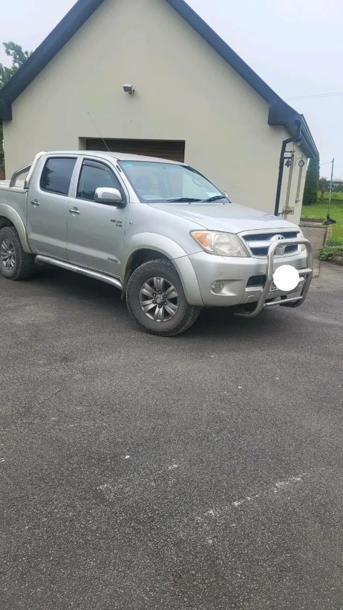 Toyota Hilux Crewcab - Image 1