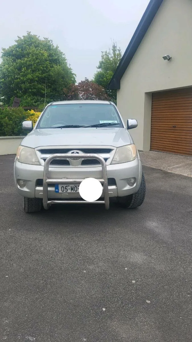 Toyota Hilux Crewcab - Image 4