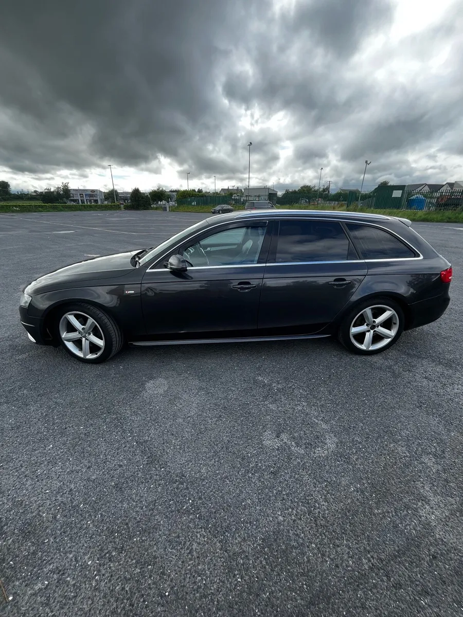 Audi A4 S-line Estate - Image 2