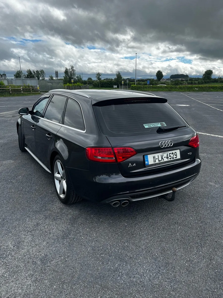 Audi A4 S-line Estate - Image 3