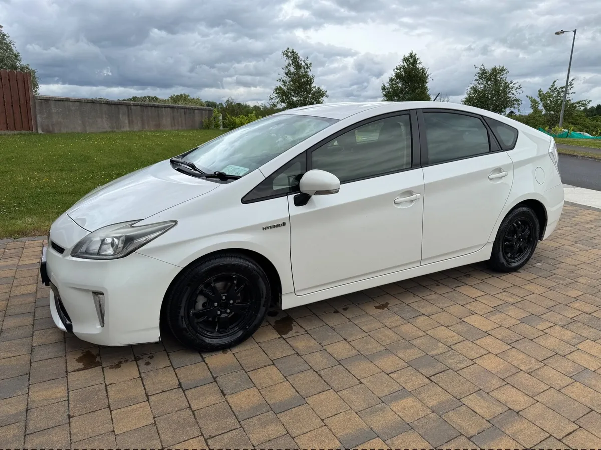 Toyota Prius 2013 - Image 3