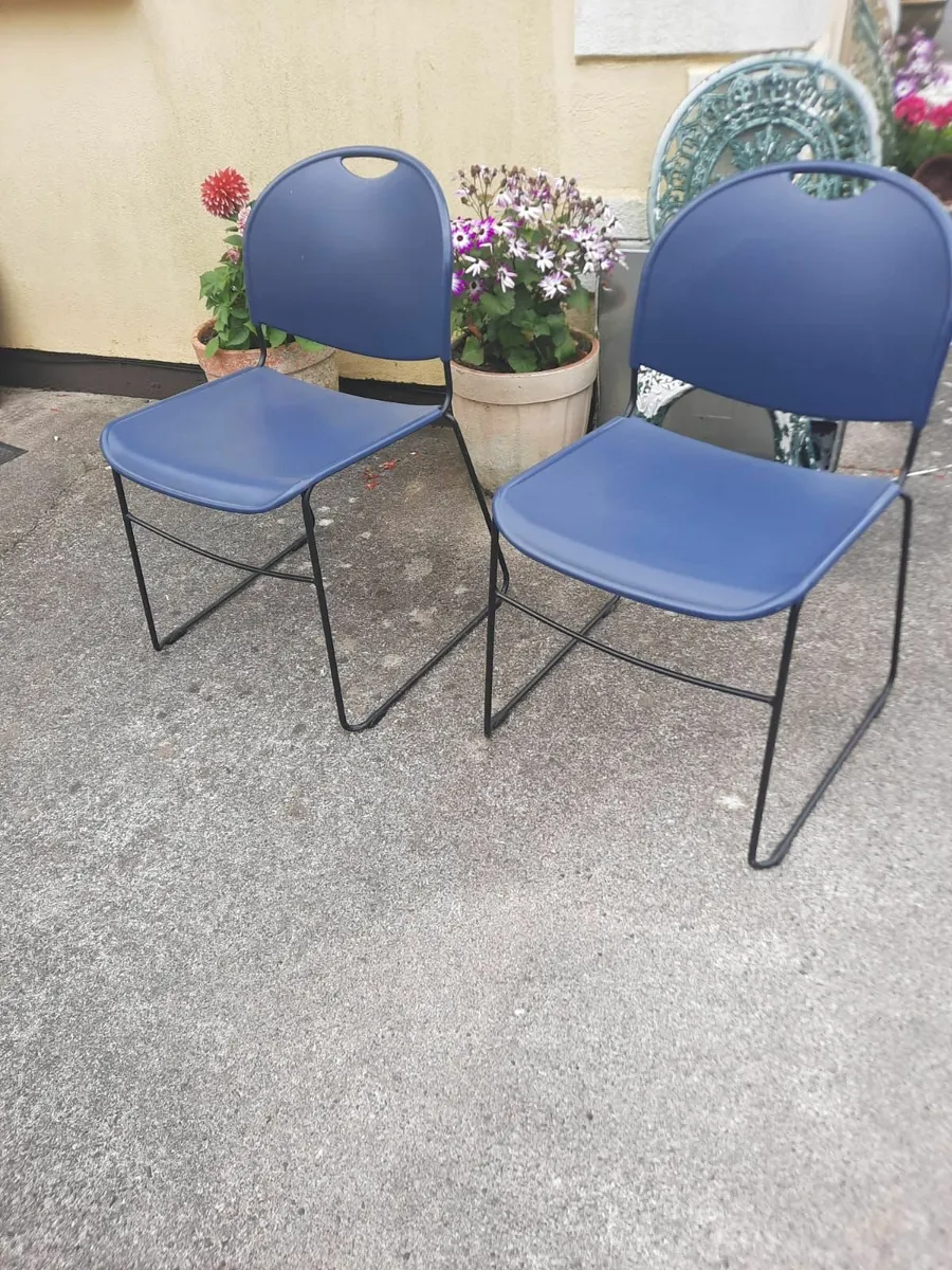 Pair of chairs - Image 1