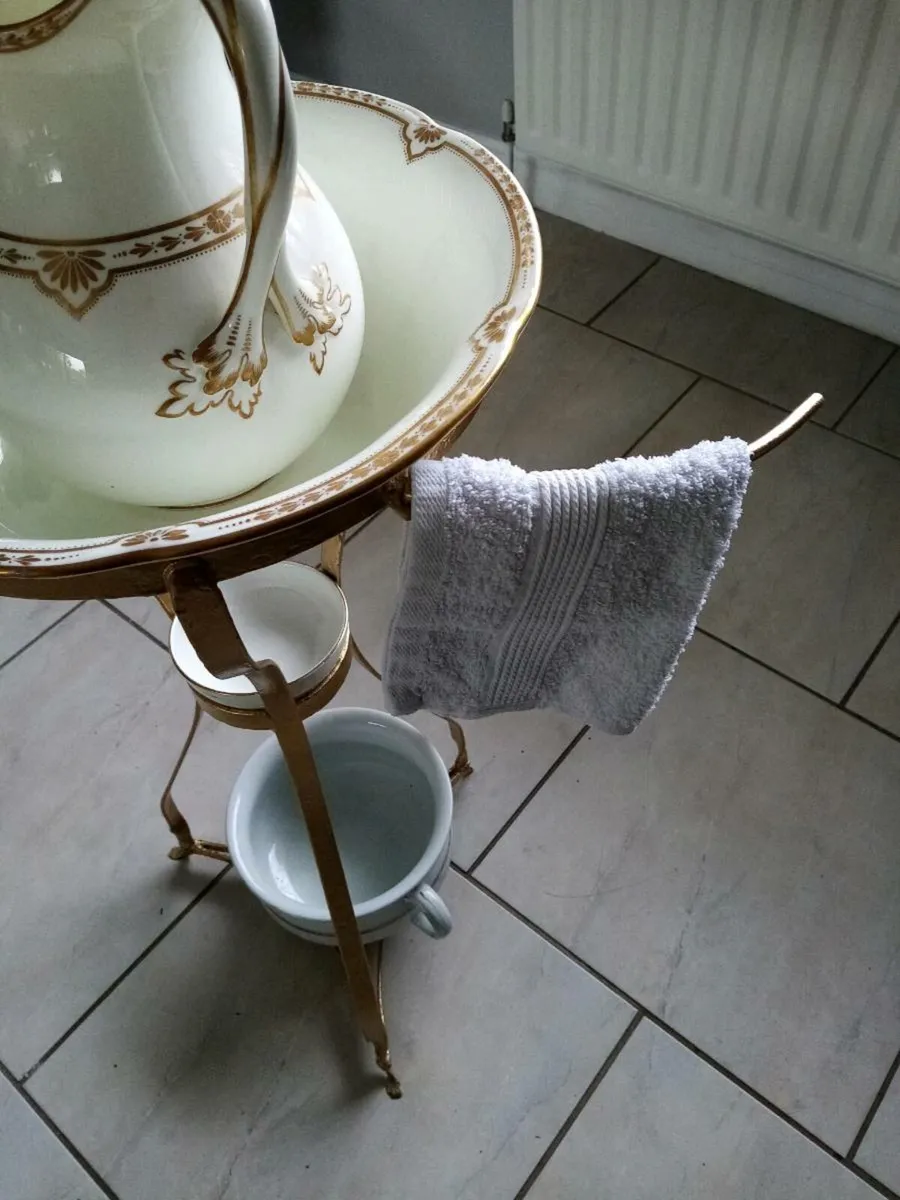 Washstand - Image 3