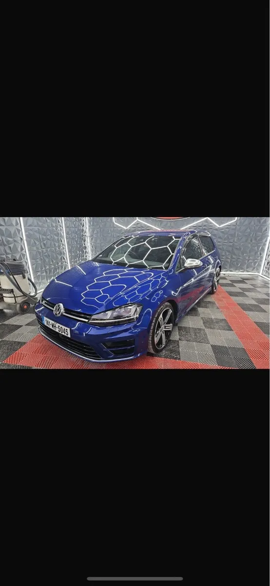 Volkswagen Golf R - Image 3