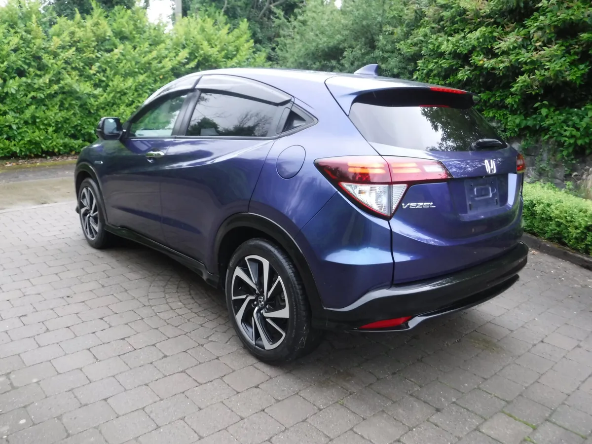HONDA VEZEL 1.5 AUTO HYBRID RS LTD ANDROID+CARPLAY - Image 4