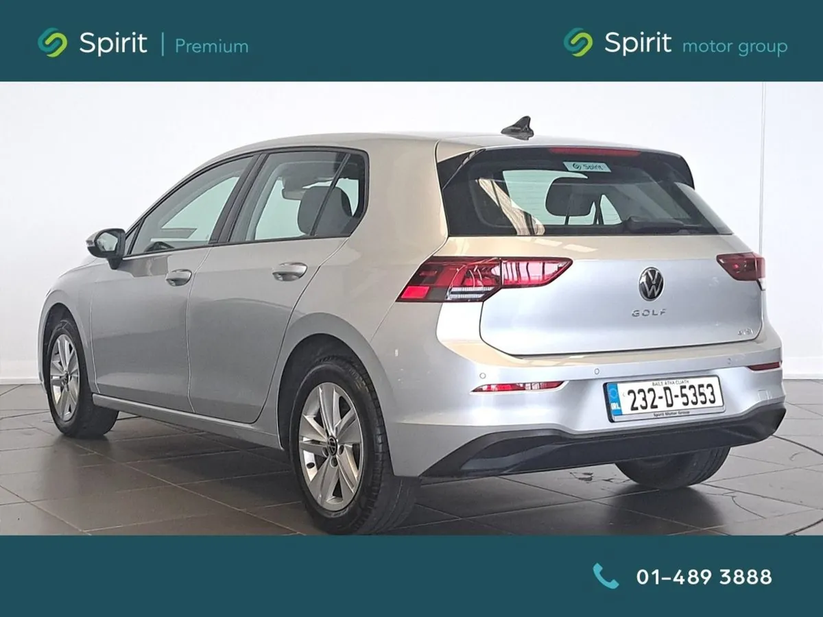 Volkswagen Golf 1.0 TSI Life Mhev 110HP - Image 3