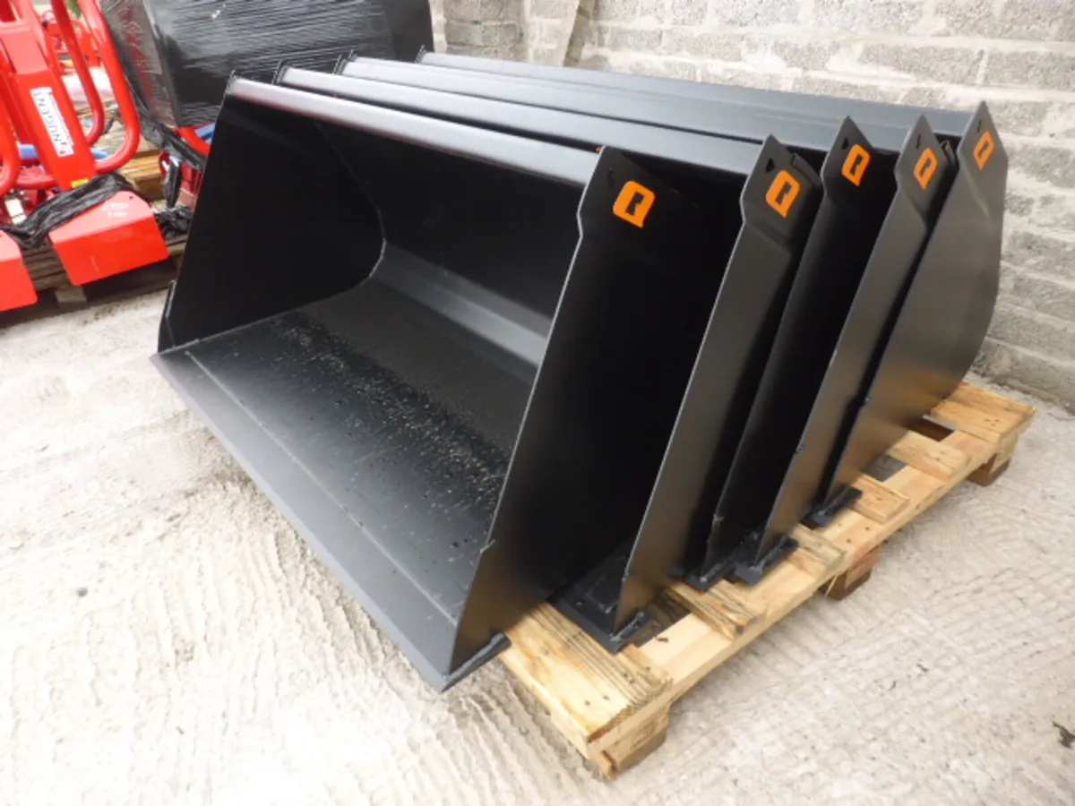 NEW 5FT 6FT 7FT Loader Buckets - Image 3