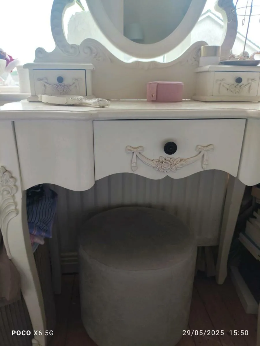 Dressing table - Image 2