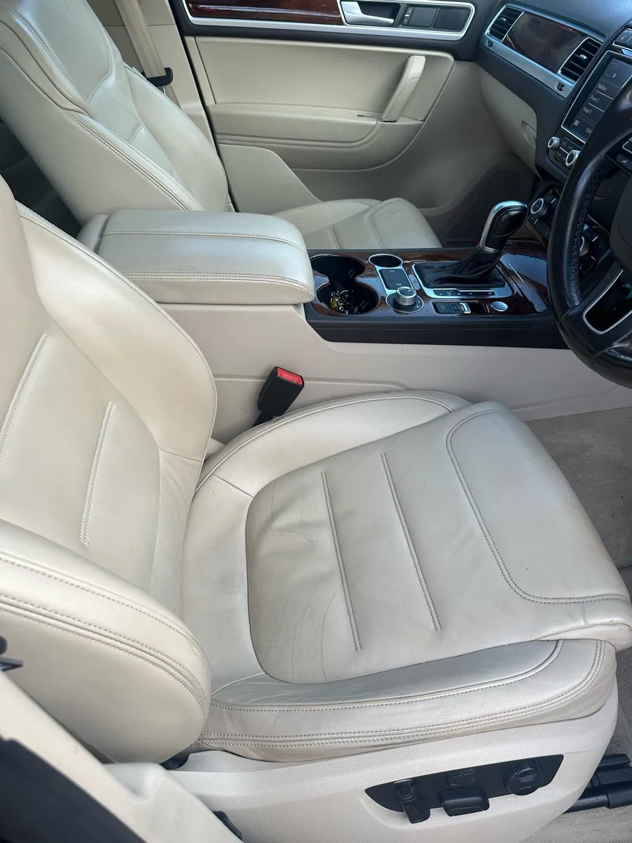 Car - Image 2