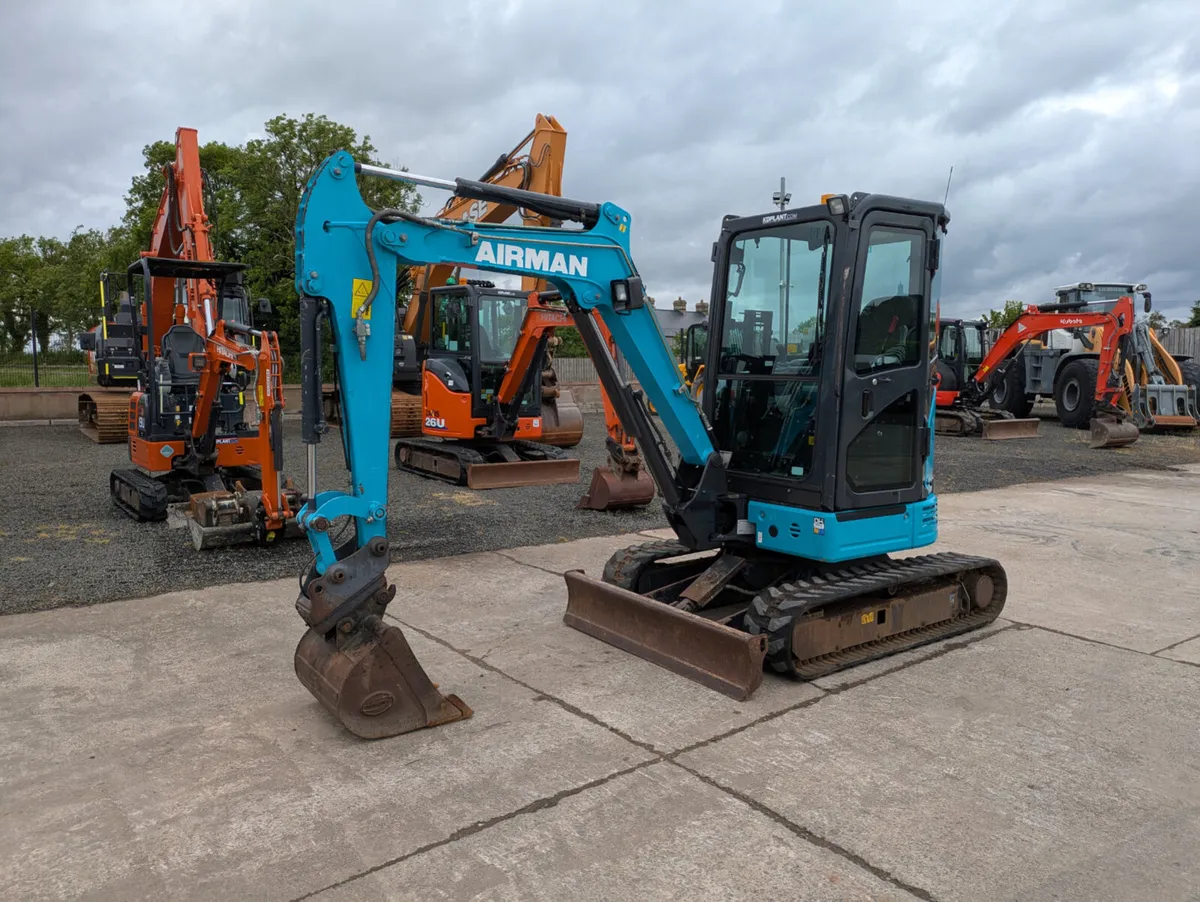 2020 AIRMAN HITACHI AX26U - Image 1
