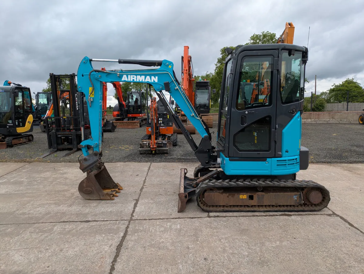 2020 AIRMAN HITACHI AX26U - Image 2