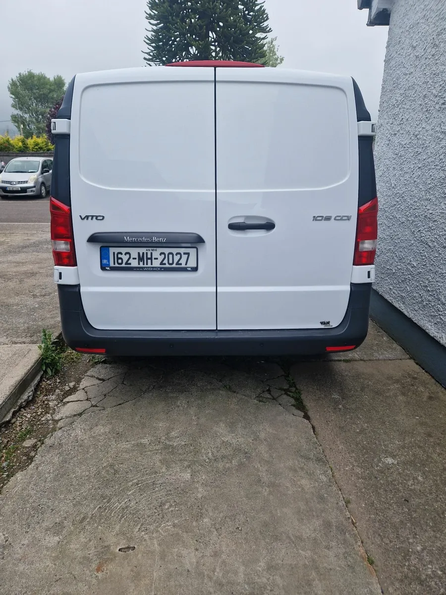 Mercedes-Benz V-Class 2016 - Image 3