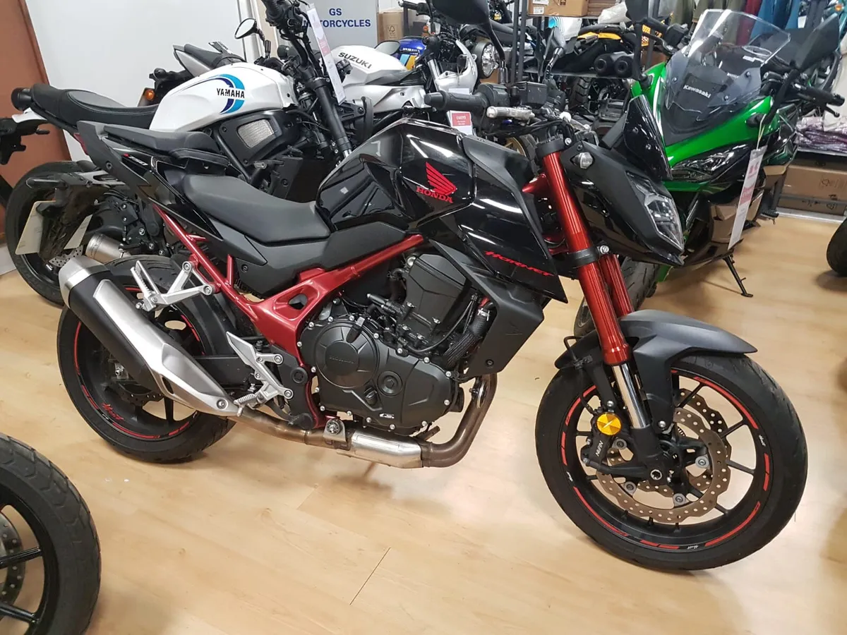 Honda CB750 Hornet - Image 1