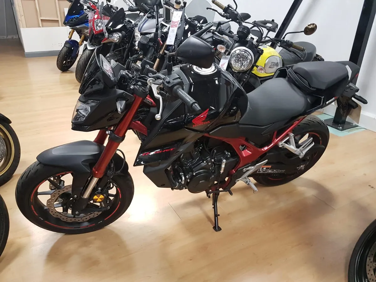 Honda CB750 Hornet - Image 3