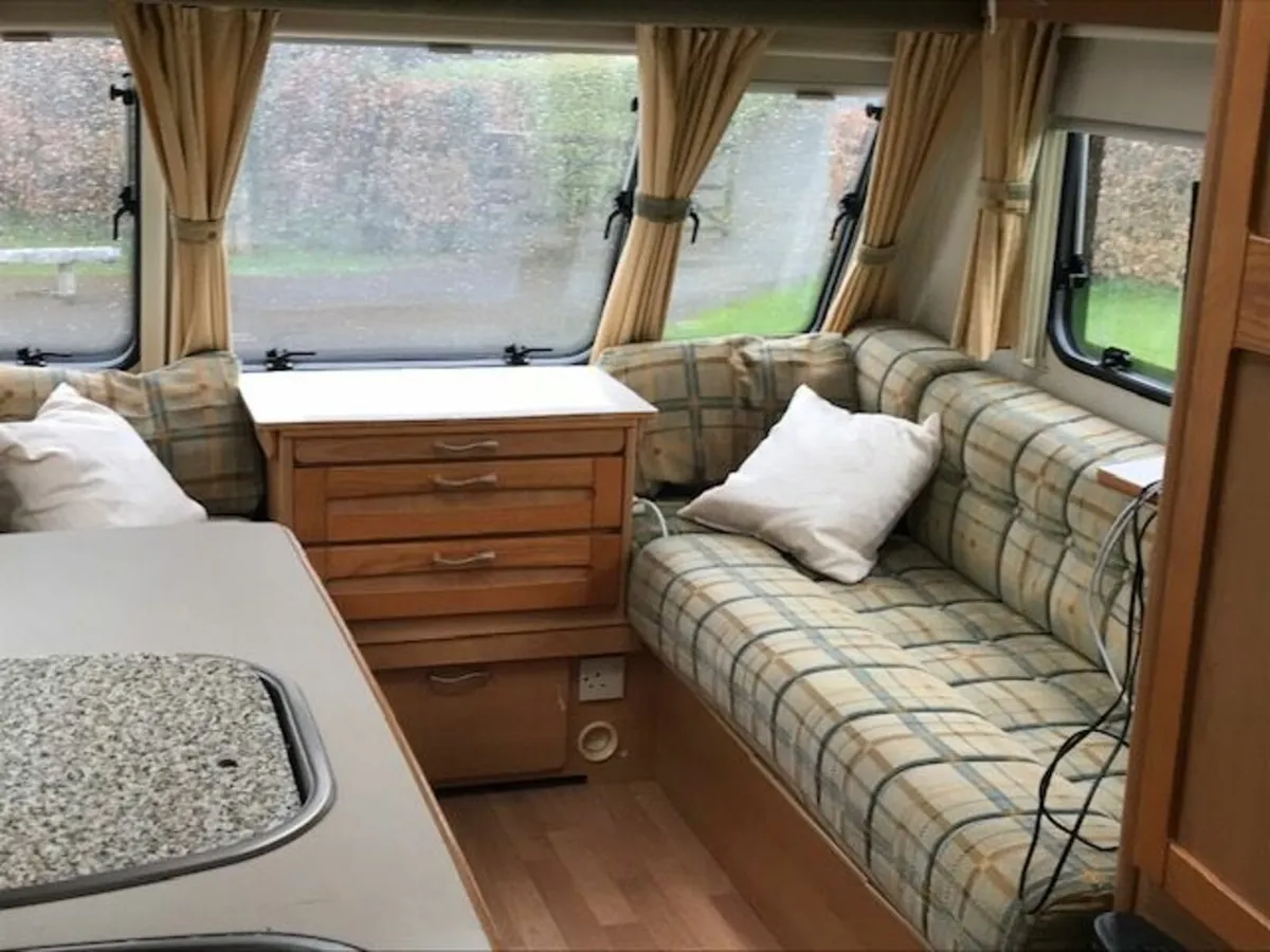 Compass Corona Caravan for sale - Image 4