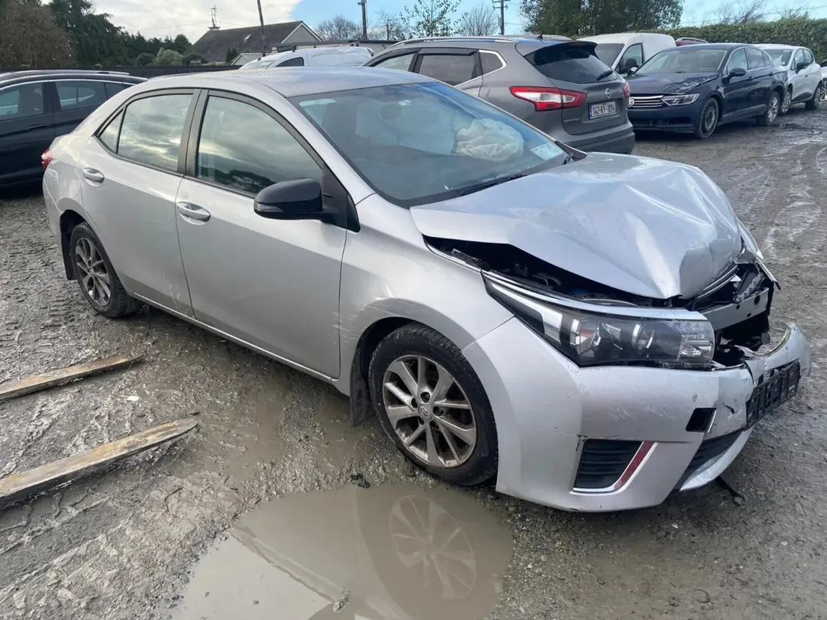 2015 Toyota Corolla 1.4 Diesel  no offers - Image 1