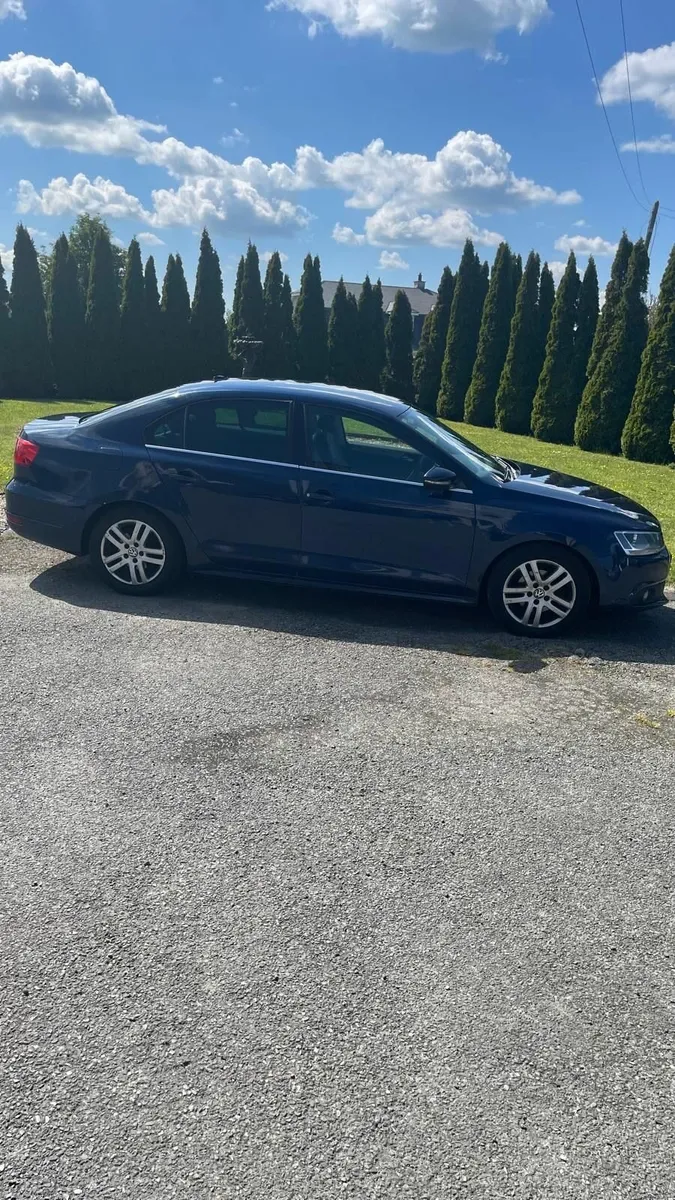 Volkswagen Jetta Sport 2011 - Image 1