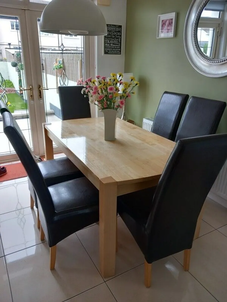 dining room table and chairs - Image 2
