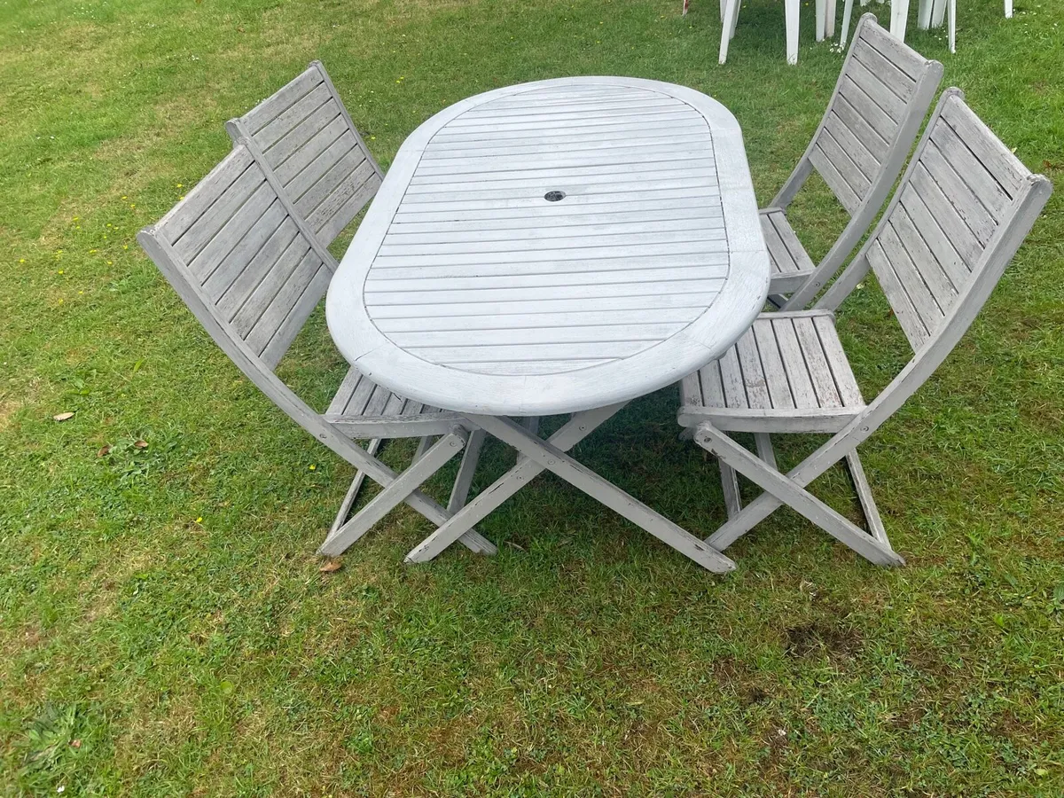 Garden furniture table and 4 chairs - Image 1