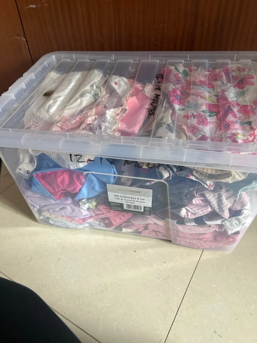 Baby clothes - Image 1