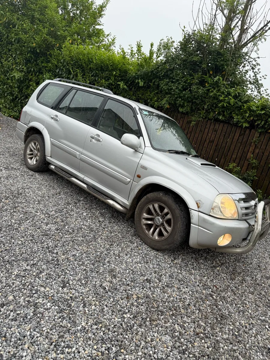 Suzuki grand Vitara 4x4 - Image 1