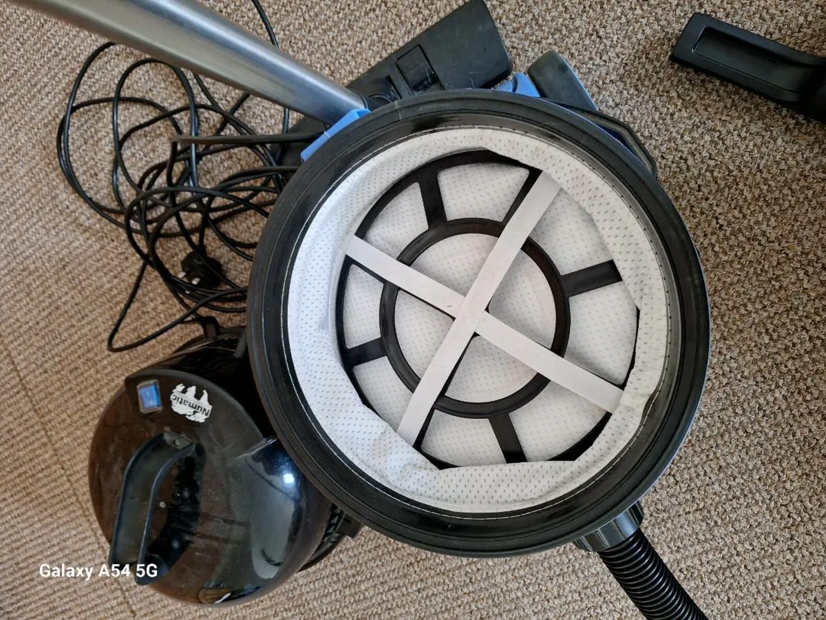 Henry wet and dry vacum cleaner HWD 370 - Image 4