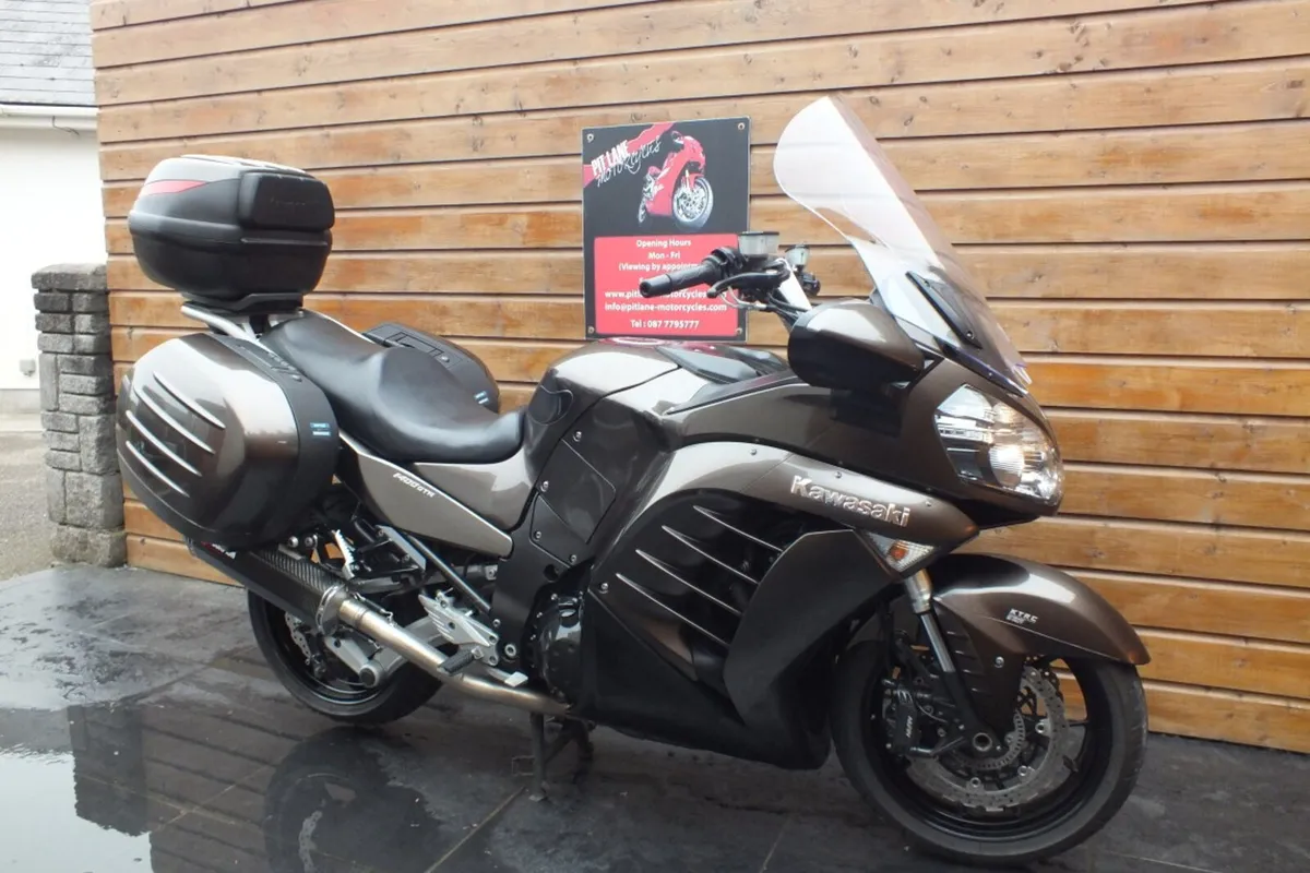 2010 Kawasaki GTR14  (Low Miles & STUNNING.) - Image 2