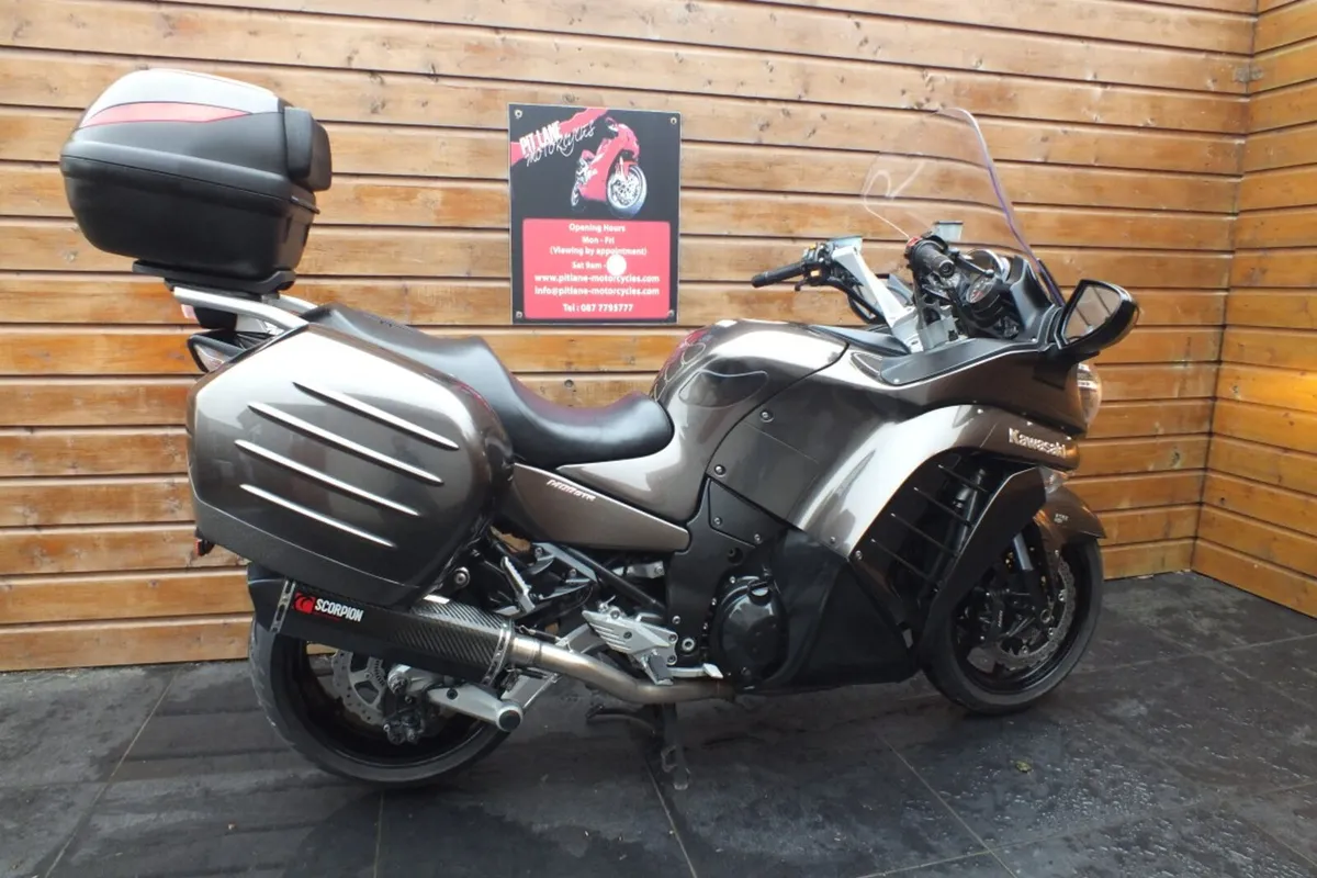 2010 Kawasaki GTR14  (Low Miles & STUNNING.) - Image 3