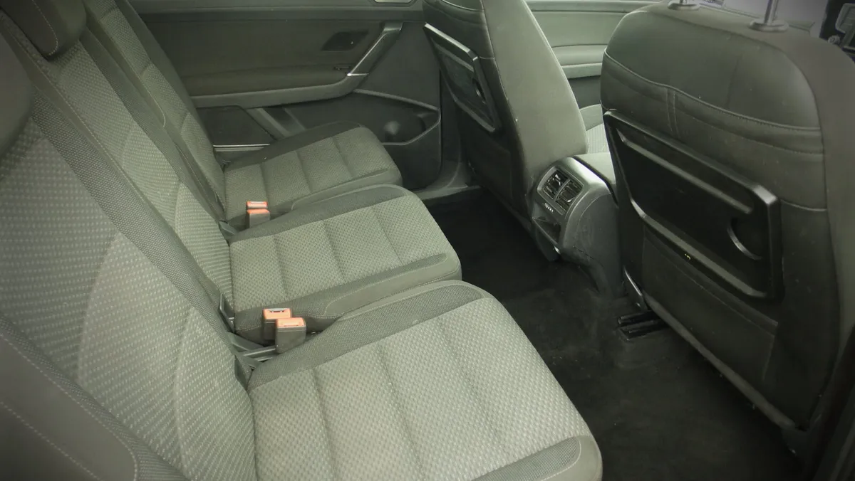 161 Volkswagen Touran 1.6 TDI 7 SEATER - Image 4