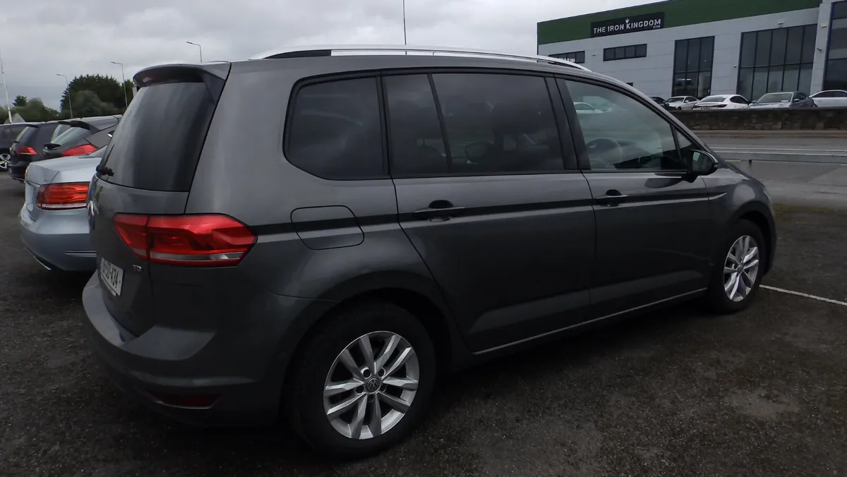 161 Volkswagen Touran 1.6 TDI 7 SEATER - Image 2