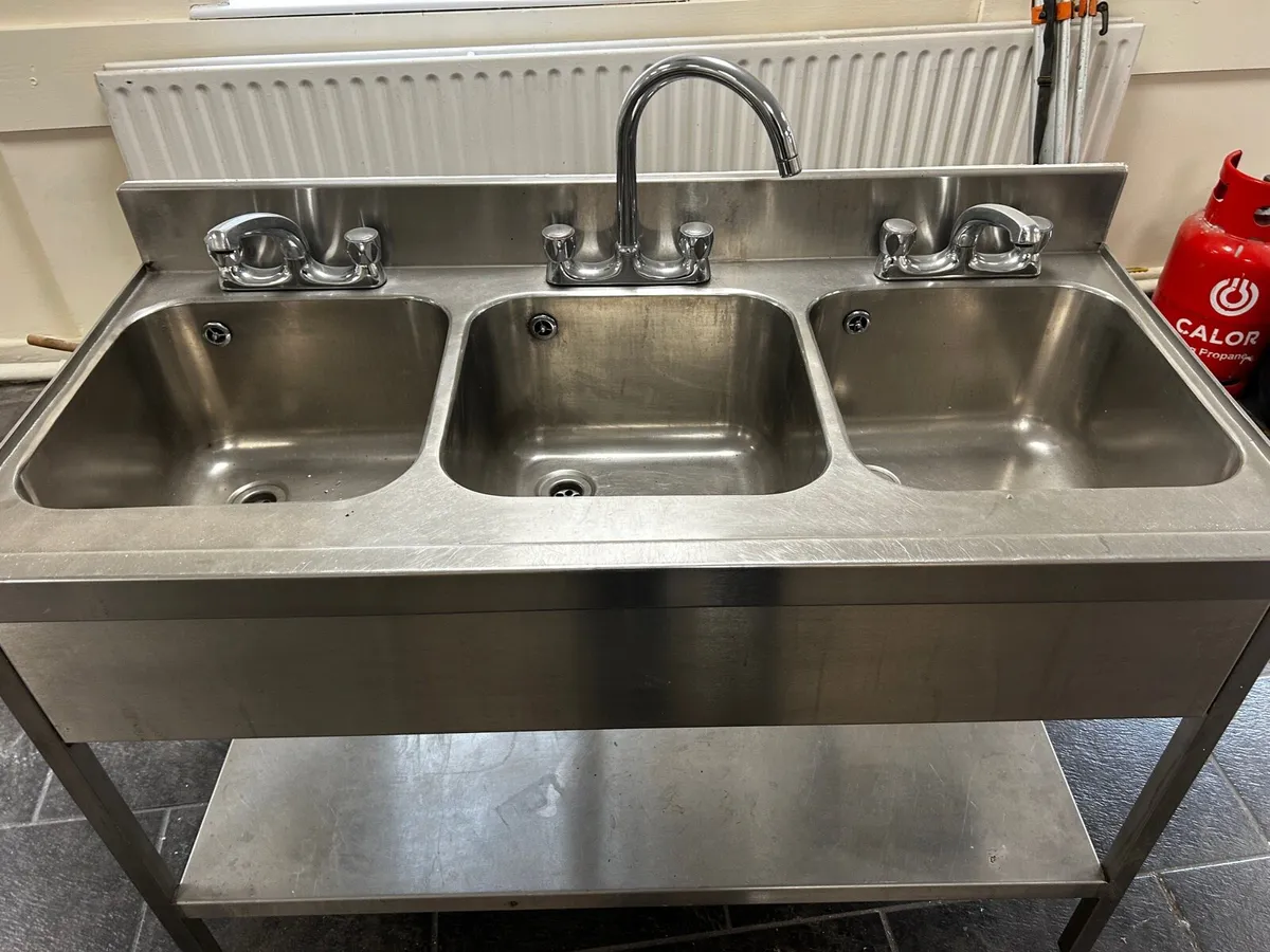 Stainless steel sink bank - Image 1