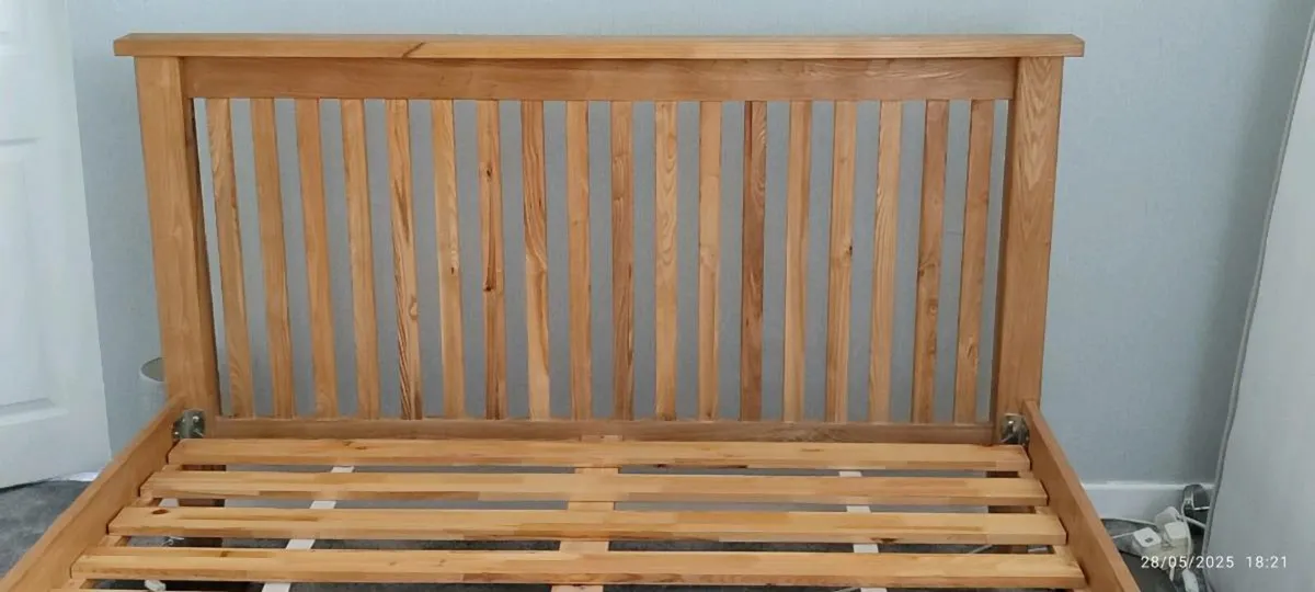 Bed frame - Image 1