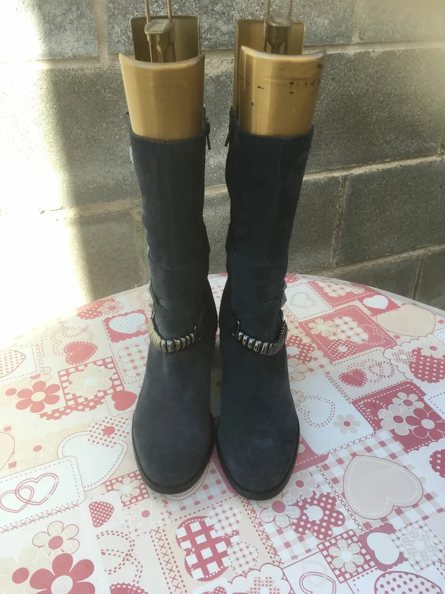 NEW MamZelle Suede Boots, Size 41 - Image 4