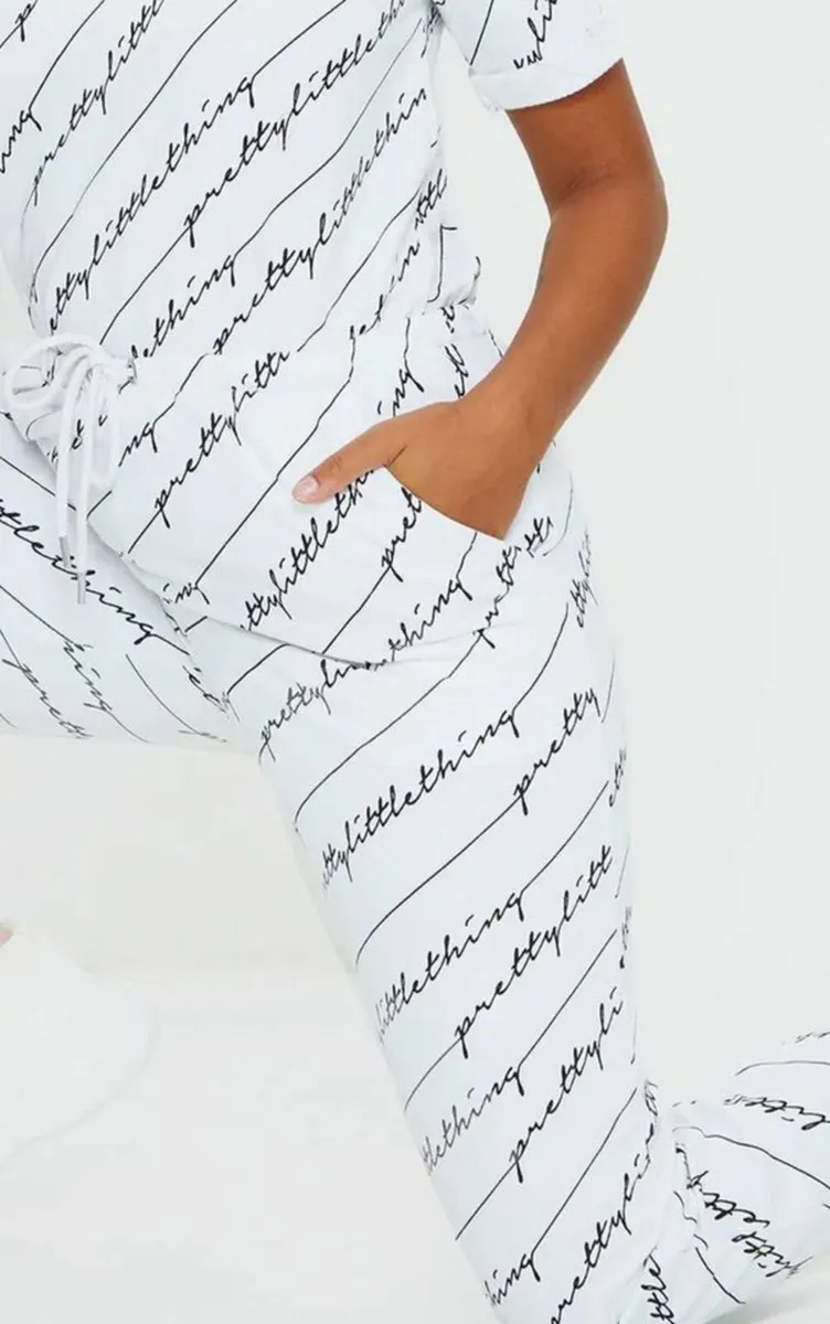 BRAND NEW Prettylittlething White Jumpsuit - Image 4