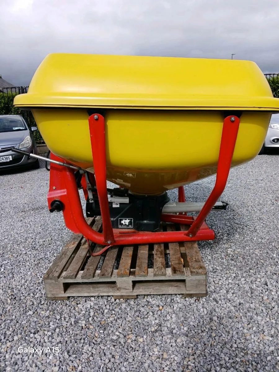 COSMO 1250 FERTILIZER SPREADER. - Image 2