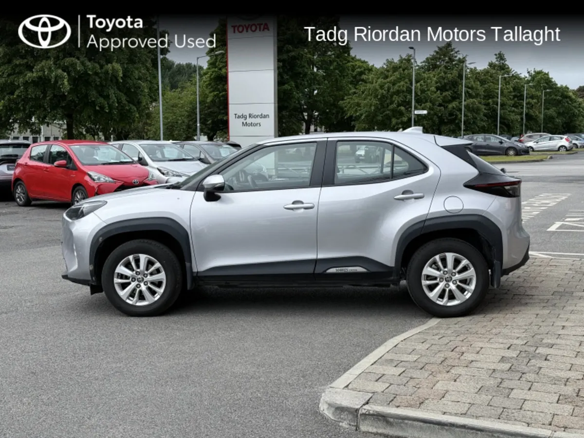 Toyota Yaris Cross LUNA HYBRID - Image 4