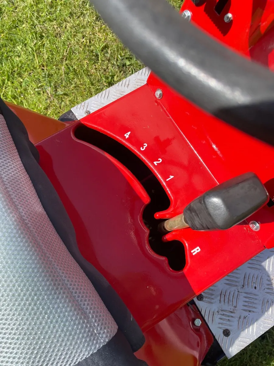 Ride on mower - Image 2