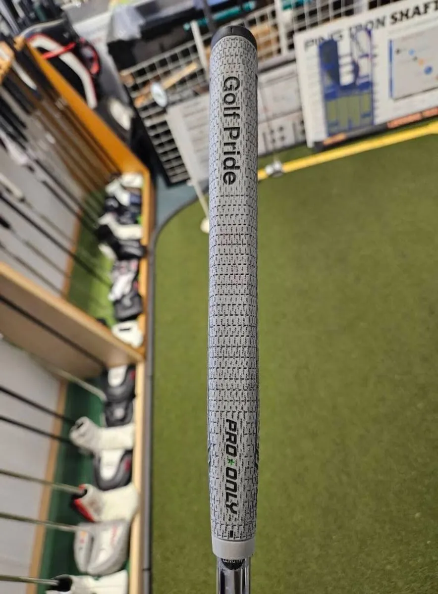 Cobra Nova Putter - Image 4
