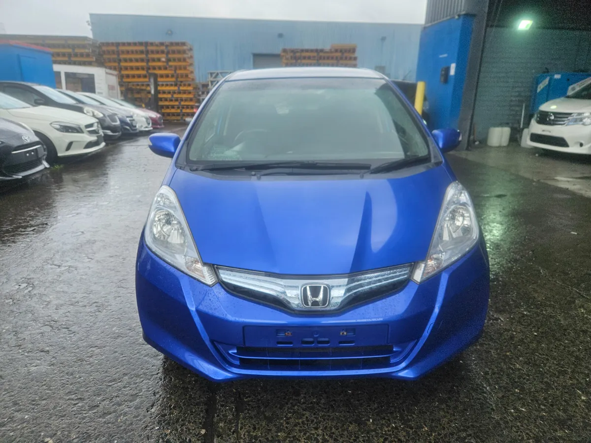 2011 Honda Fit Hybrid 1.3 Automatic - Image 2