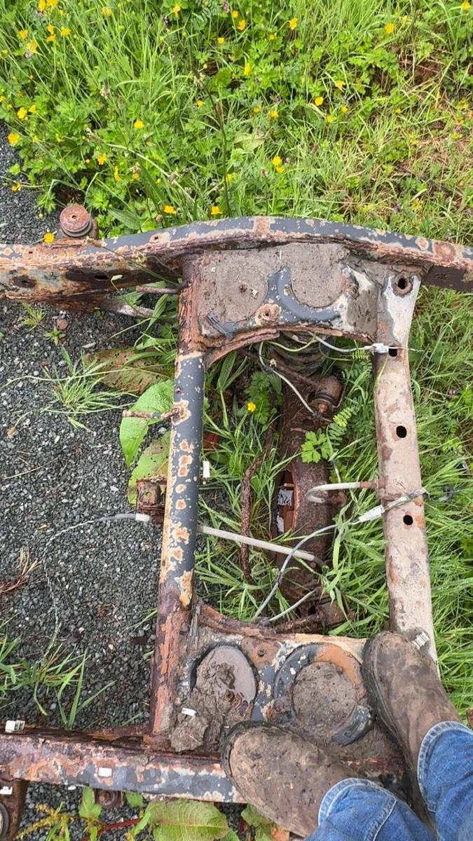 Landcruiser chassis lwb 96 to 03 - Image 4