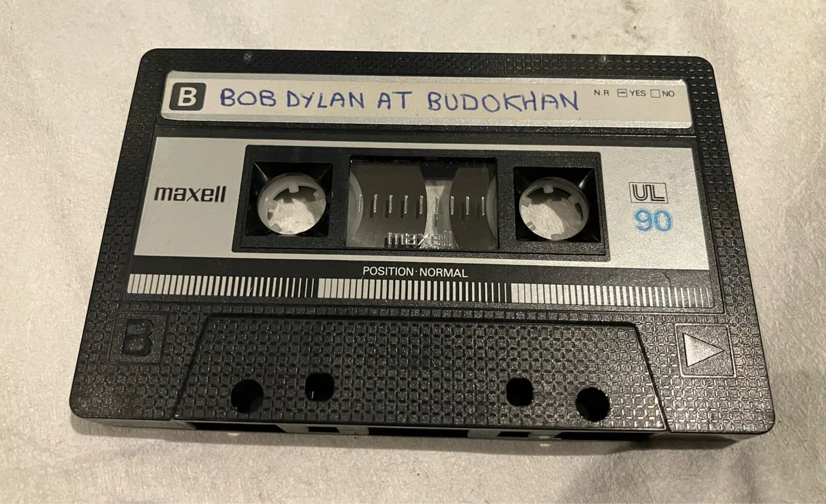 Audio recording cassette tapes and case - Image 3