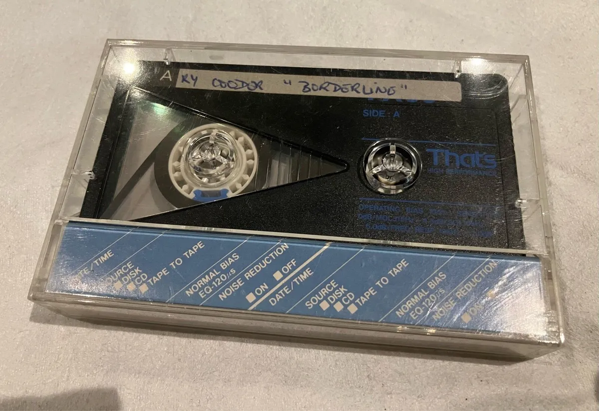 Audio recording cassette tapes and case - Image 4