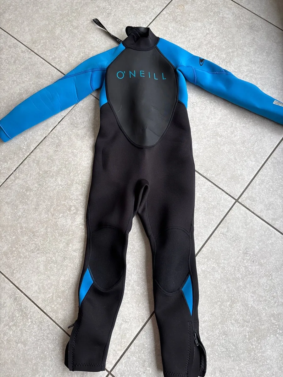 Child’s wetsuit - Image 1