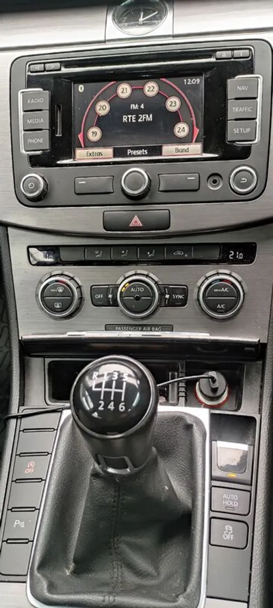 2013 Volkswagen Passat 2.0 estate - Image 2