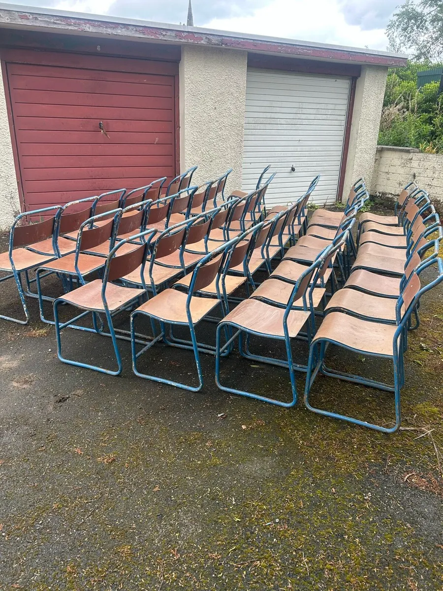 Adult vintage steel frame stacking chairs - Image 3