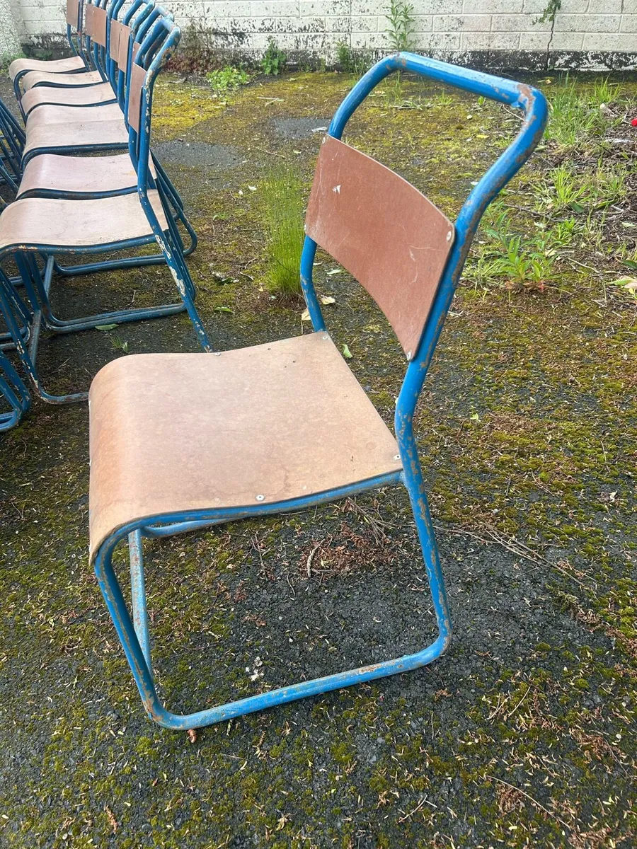 Adult vintage steel frame stacking chairs - Image 4