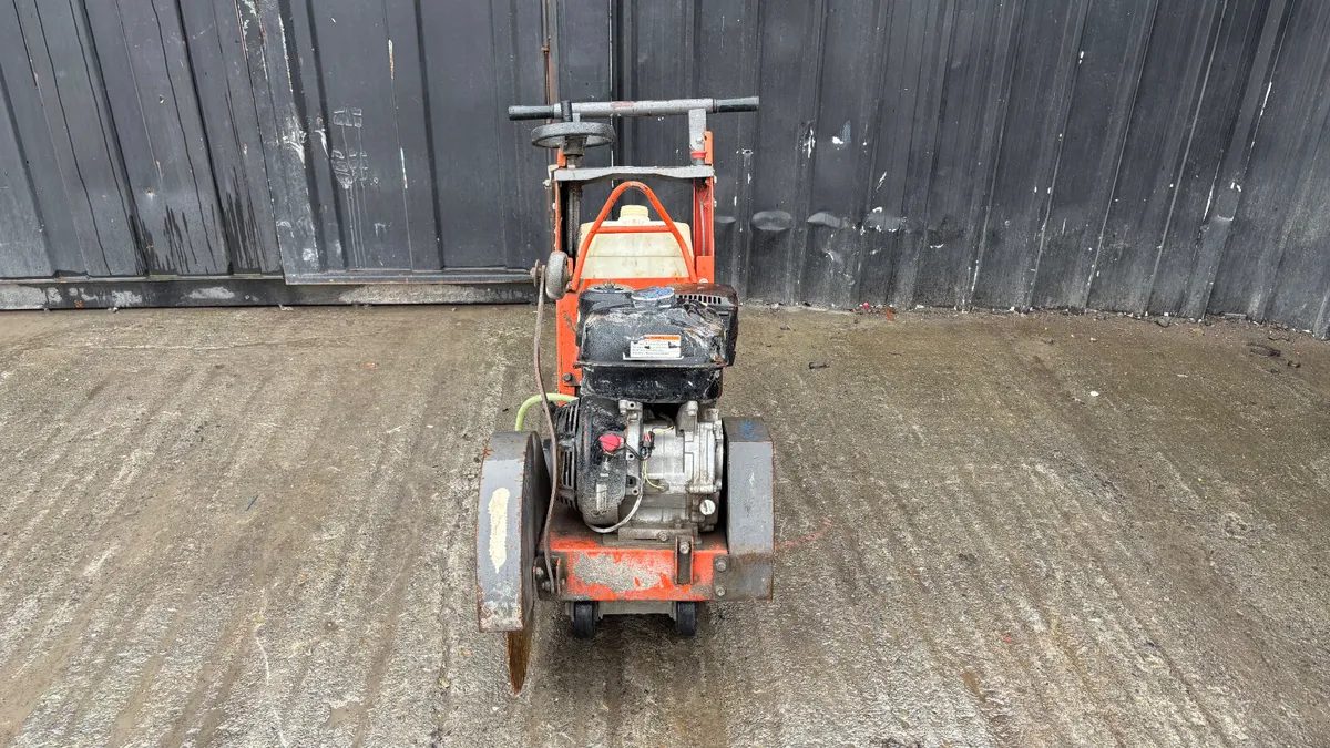 Husqvarna FS400 LV Road Saw - Image 2