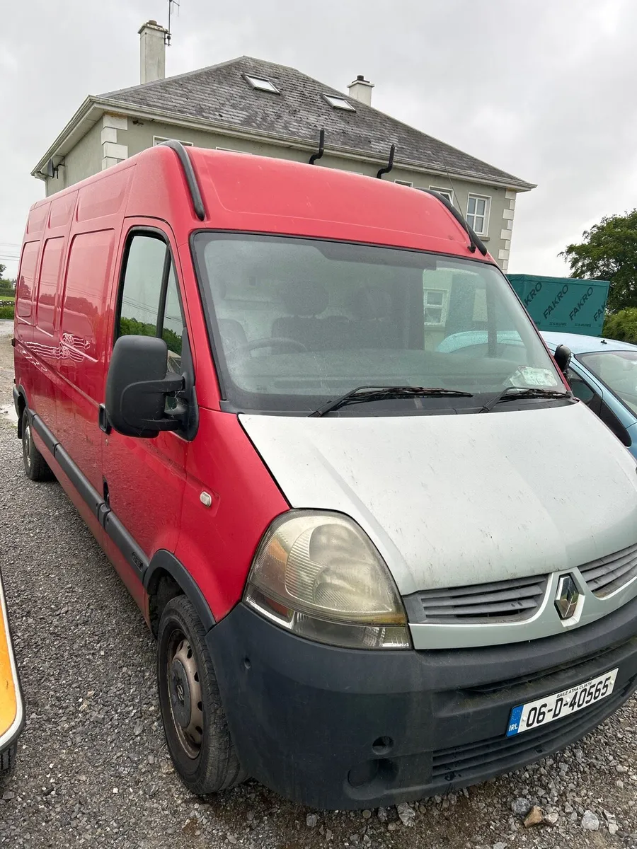 Van - Image 2