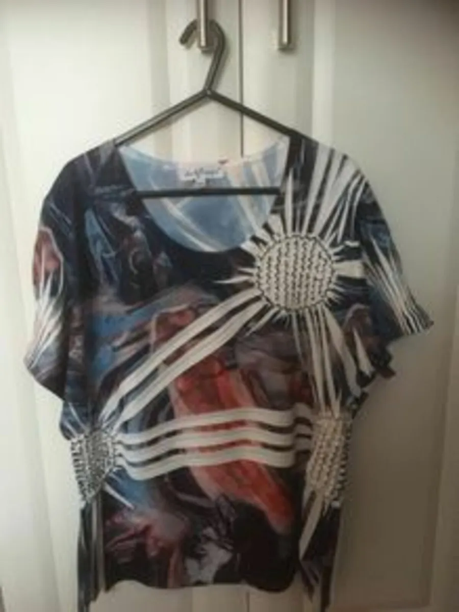 Brand New Mudflower Top, Size L - XL - Image 1